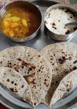 आलू प्याज़ टमाटर की सब्जी(aloo pyaz tamater ki sabzi recipe in hindi) रेसिपी मुख्य फोटो