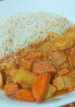 Una foto de Curry Rojo de Pollo 🍛 (Thai)