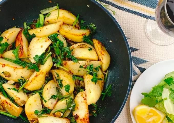 Umami Taste Potatoes with Shiitake Powder and Lots of Cilantro