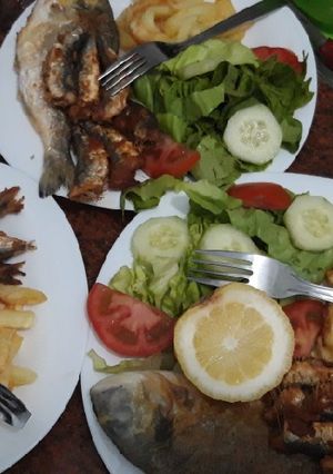 صورة لوصفة حوت دوراد وسردين مقلي