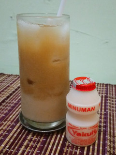 Foto resep Es Teh Yakult