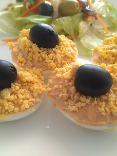 Una foto de Huevos rellenos