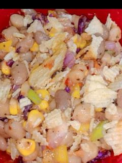 A picture of Beans and vegetables salad.