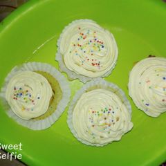 A picture of Butter-Cream for decorating desserts & cakes.