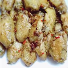 A picture of Five spice pepper salt chicken wings.