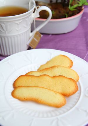 安萱下課後 超簡單法式小餅乾(貓舌頭) 的食譜成品照片