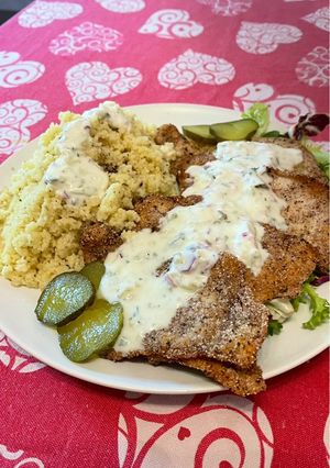 Foto di Petto di pollo croccante in salsa di yogurt