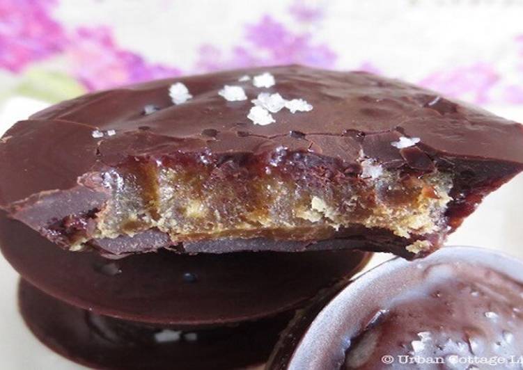 Dates and chocolate patties