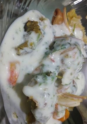 A picture of Samosa chaat.