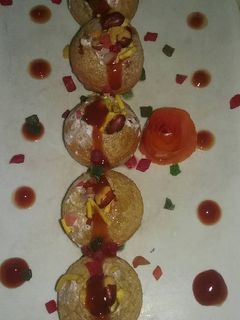 चटपटी पुचका चाट (Chatpati puchka chat recipe in hindi) रेसिपी मुख्य फोटो