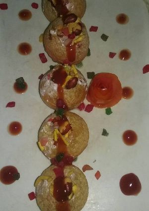 चटपटी पुचका चाट (Chatpati puchka chat recipe in hindi) रेसिपी मुख्य फोटो