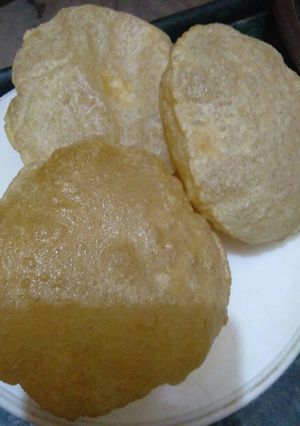 A picture of Plain puri.
