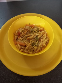 वेजिटेबल मैगी (vegetable maggi recipe in Hindi) रेसिपी मुख्य फोटो