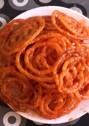 જલેબી (Jalebi recipe in gujrati) રેસીપી મુખ્ય ફોટો