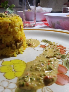 Una foto de Arroz al curry con salsa de pimentón