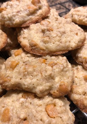 Una foto de Cookies de butterscotch y avena (scotches)