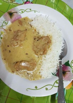 A picture of Kadhi Chawal.