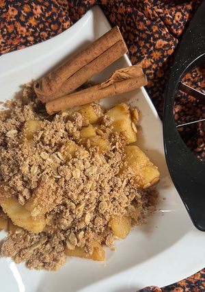 A picture of Stove top apple crisp 🍎.