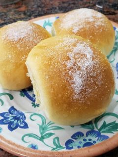 Una foto de Pan dulce, suave, tierno delicioso. Receta súper fácil