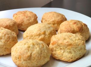 Una foto de Scones de queso 🧀