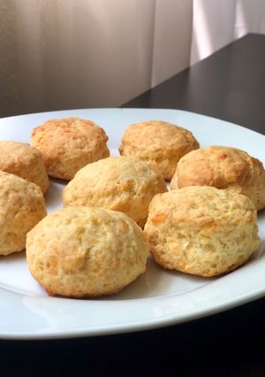 Una foto de Scones de queso 🧀