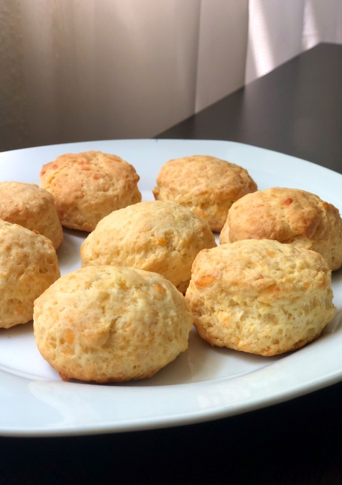 Una foto de Scones de queso 🧀