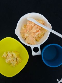 Foto resep MPASI 7m+ : Mashed Potato with Salmon