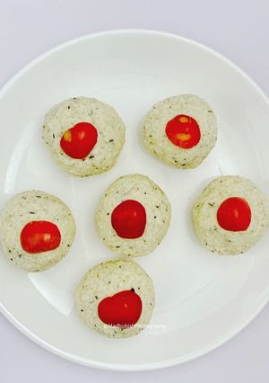 A picture of Instant Coconut cranberry stuffed Ladoo.
