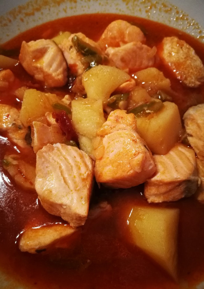 Una foto de Marmitako de salmón