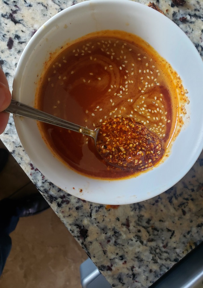 Una foto de Salsa macha de chile árbol