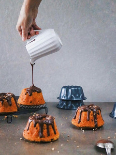 Una foto de Mini bundt cakes de calabaza y chocolate