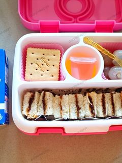 Foto resep #10. Bekal anak (peanut butter&chocolate sandwich)