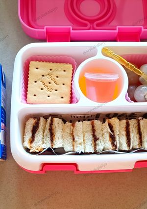 Foto resep #10. Bekal anak (peanut butter&chocolate sandwich)