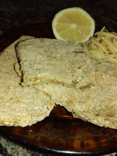 Una foto de Milanesas de berenjena al horno. Muy suaves y ricas😋😋