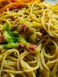 Carbonara de aguacate y calabacín