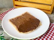 Gambar selai hazelnut cokelat