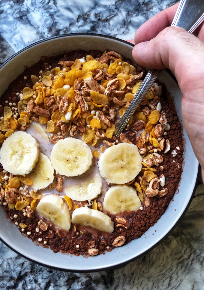 Una foto de Desayuno de AvenaCao y plátano