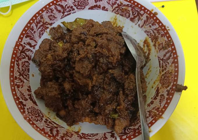 Lapis daging sapi