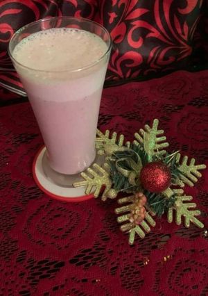 A picture of Strawberry shake.