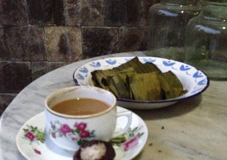 Mendut Ketan Item
