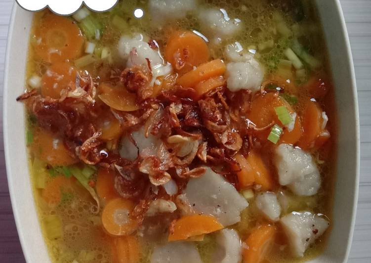 Bagaimana Menyiapkan Sop bakso ft wortel, Enak Banget