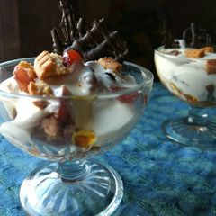 A picture of Rich Plum custard Pudding.