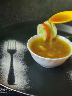 চিকেন স্যুপ (Chicken soup recipe in Bengali) রেসিপির প্রধান ছবি