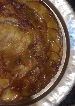 Una foto de Torta loca o invertida de manzana