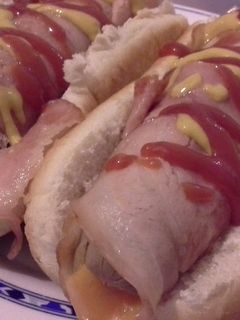 Una foto de Hot dog o perrito relleno