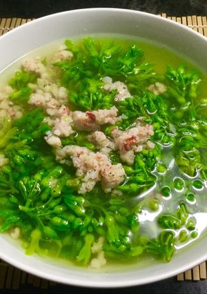 Hình của món Hoa thiên lý nấu tôm tươi.
