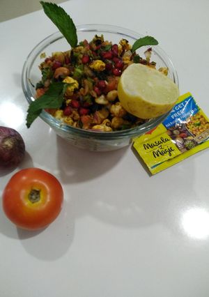મેગી મસાલા પોપકોન ચાટ (Maggi Masala Popcorn Chaat Recipe In Gujarati) રેસીપી મુખ્ય ફોટો