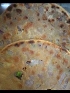 प्याज और हरी मिर्च का पराठा रेसिपी मुख्य फोटो