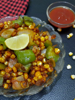 कॉर्न चिल्ली (corn chilli recipe in hindi) रेसिपी मुख्य फोटो