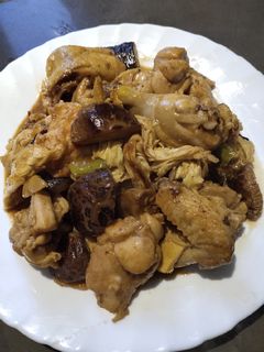A picture of Stew Chicken.